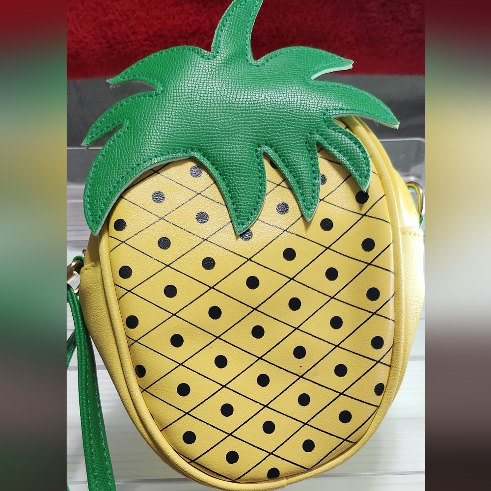 Pineapple handbag